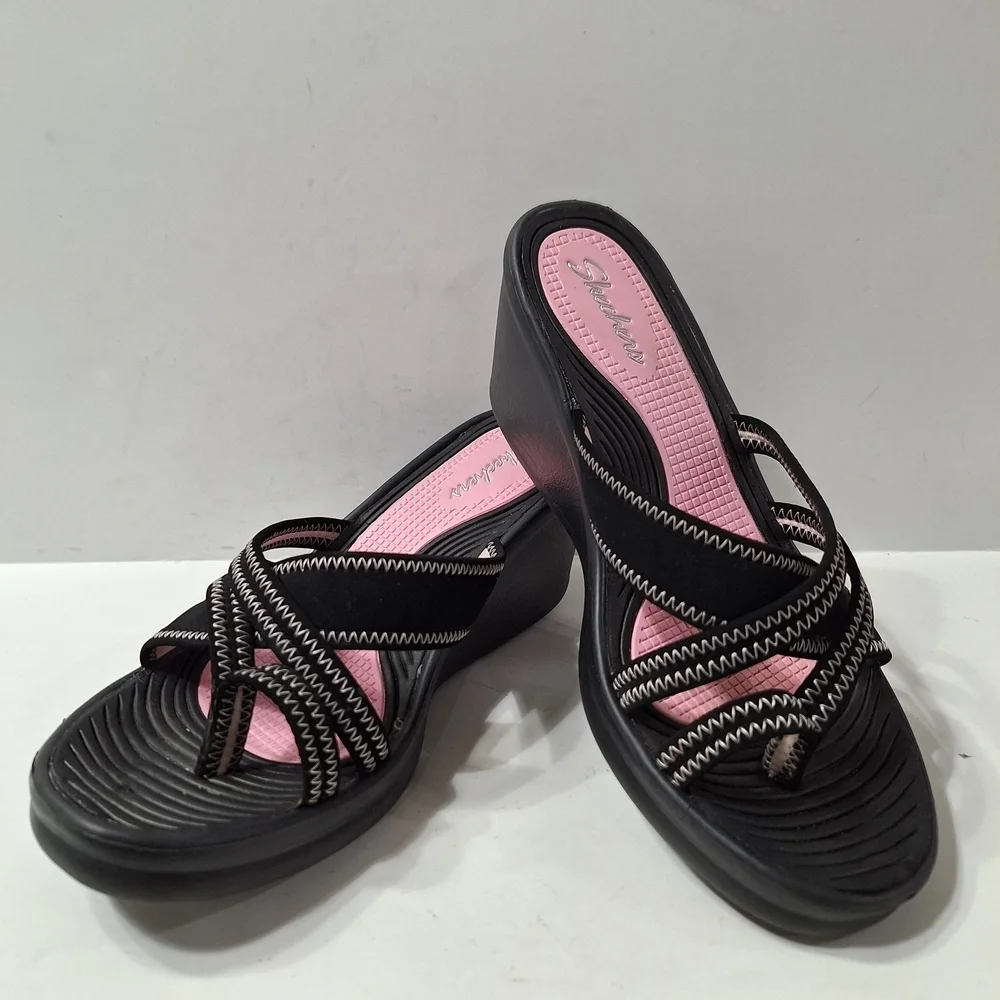 Skechers Casual Black and Pink Wedge Platform Strappy Comfy Slip On Sandal Sz.8 - Picture 1 of 11